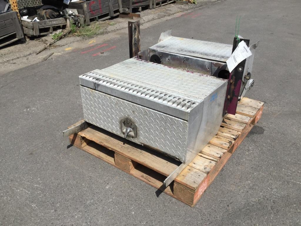 PETERBILT 378 TOOL BOX 2999762 | eBay