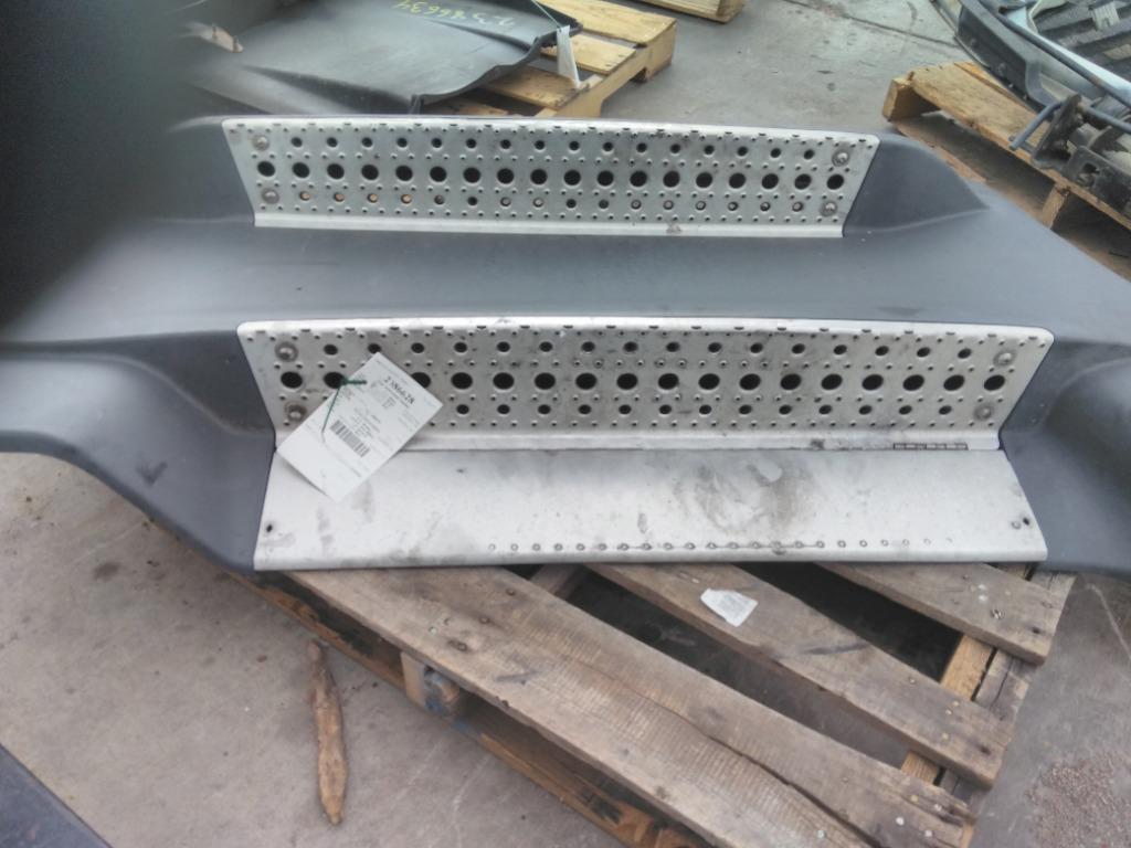 FREIGHTLINER CASCADIA 125 CAB SKIRT/SIDE FAIRING 3638852 | eBay