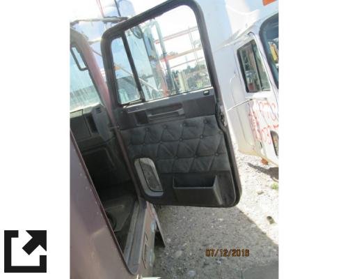 FREIGHTLINER FLD120 CLASSIC CAB